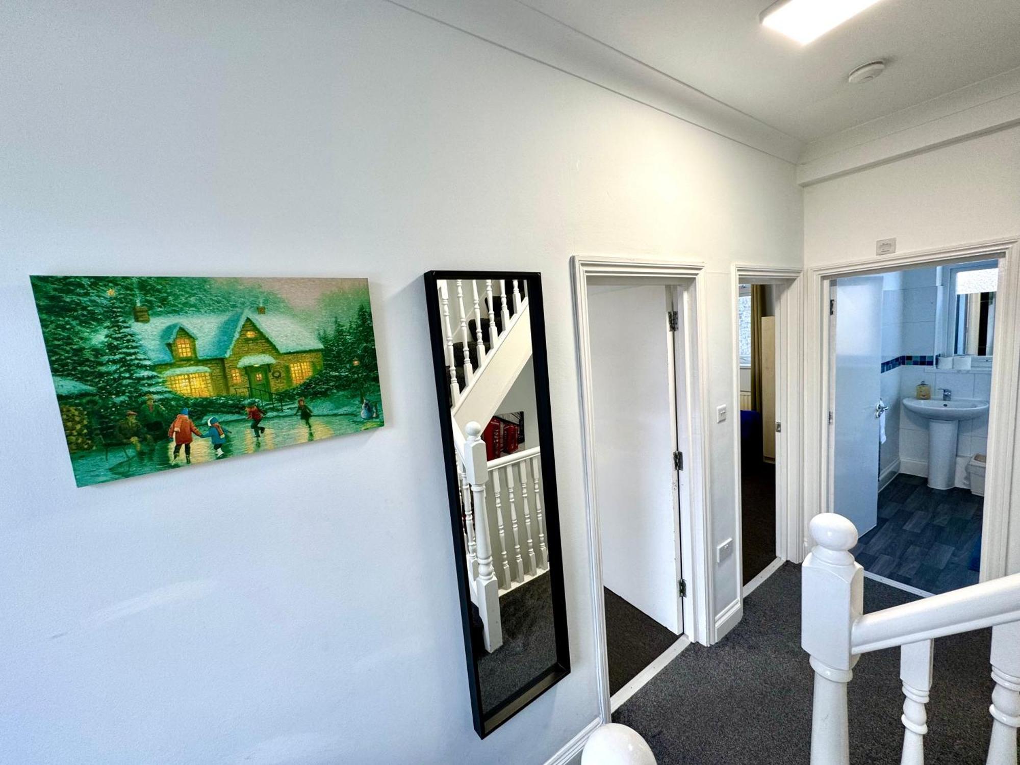 3 Bedrooms Spacious House, Separate Reception, 2 Full Bathrooms, Parking, Garden London Bagian luar foto